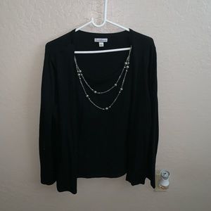 Long sleeve shirt that comes with necklace